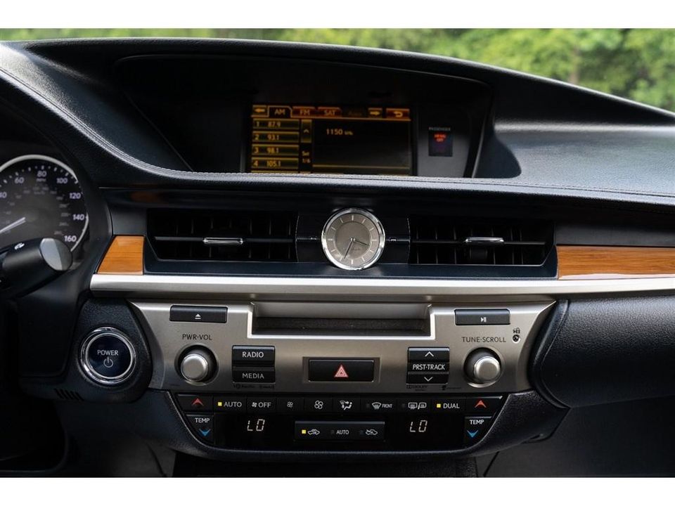 2014 Lexus ES 300h