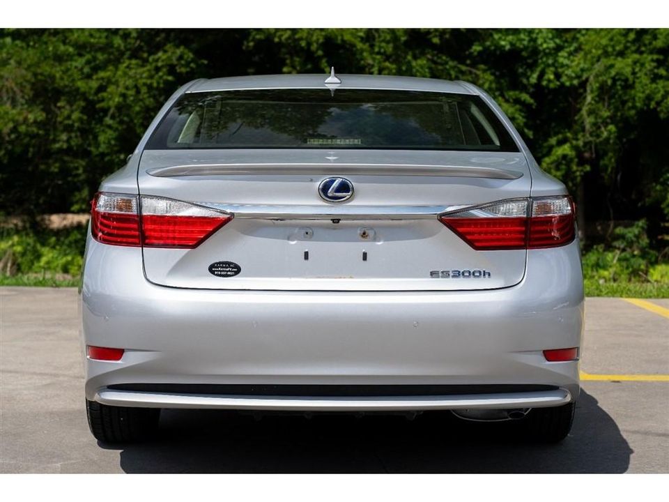 2014 Lexus ES 300h
