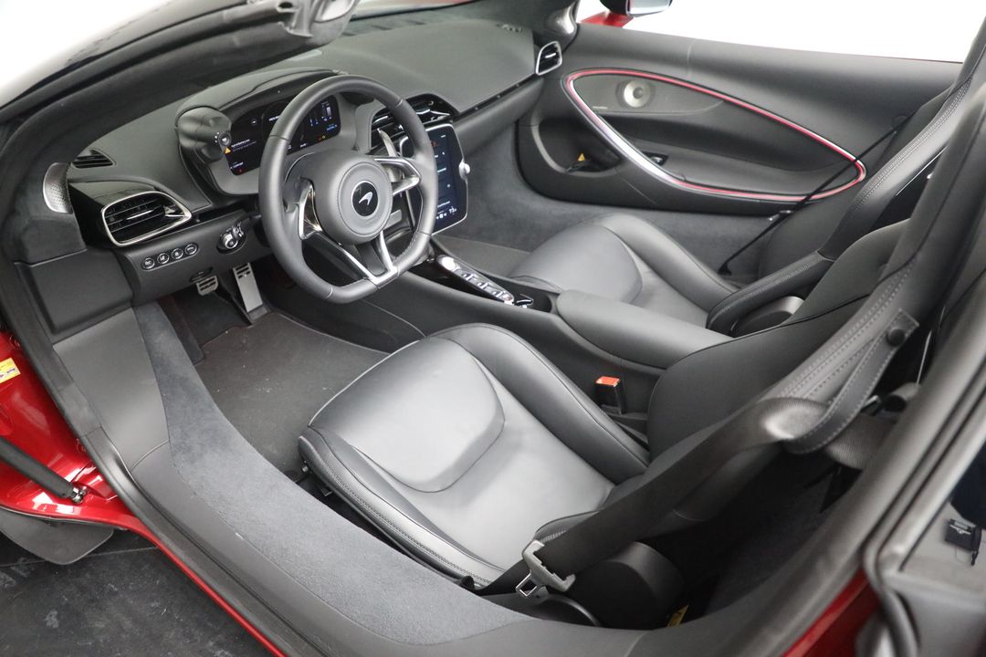 2025 McLaren Artura Spider