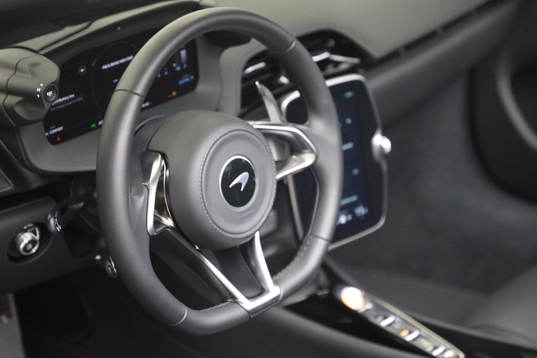 2025 McLaren Artura Spider