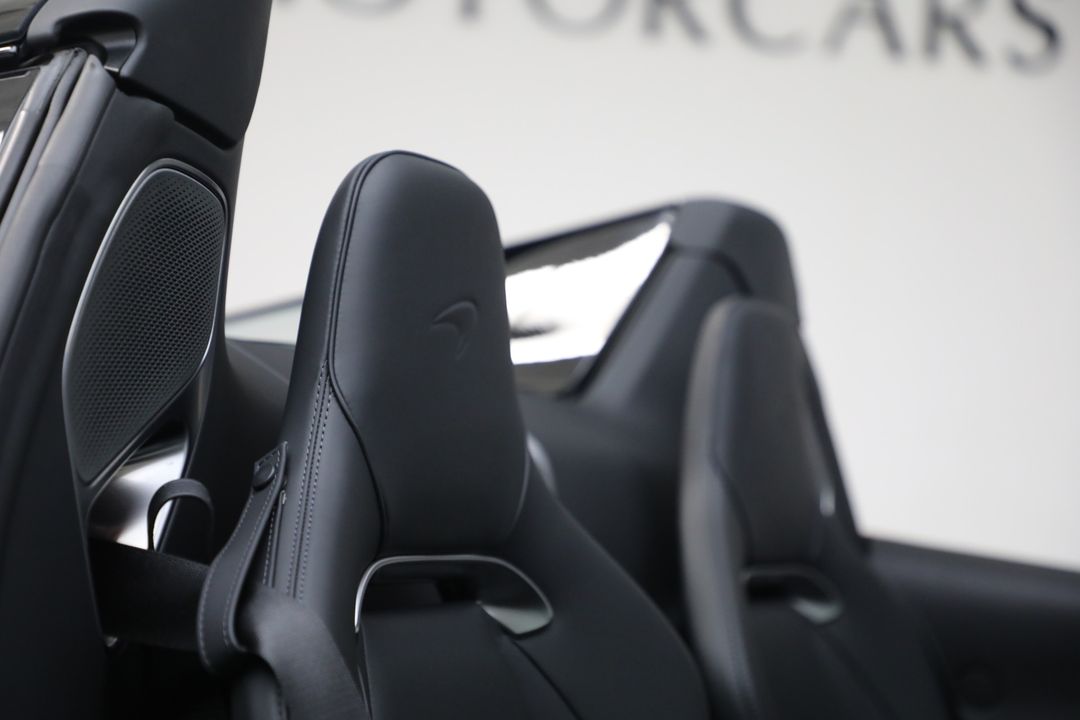 2025 McLaren Artura Spider