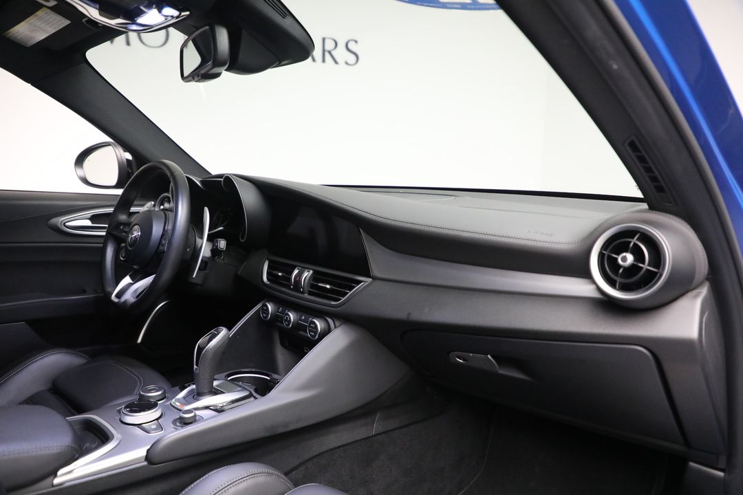2022 Alfa Romeo Giulia