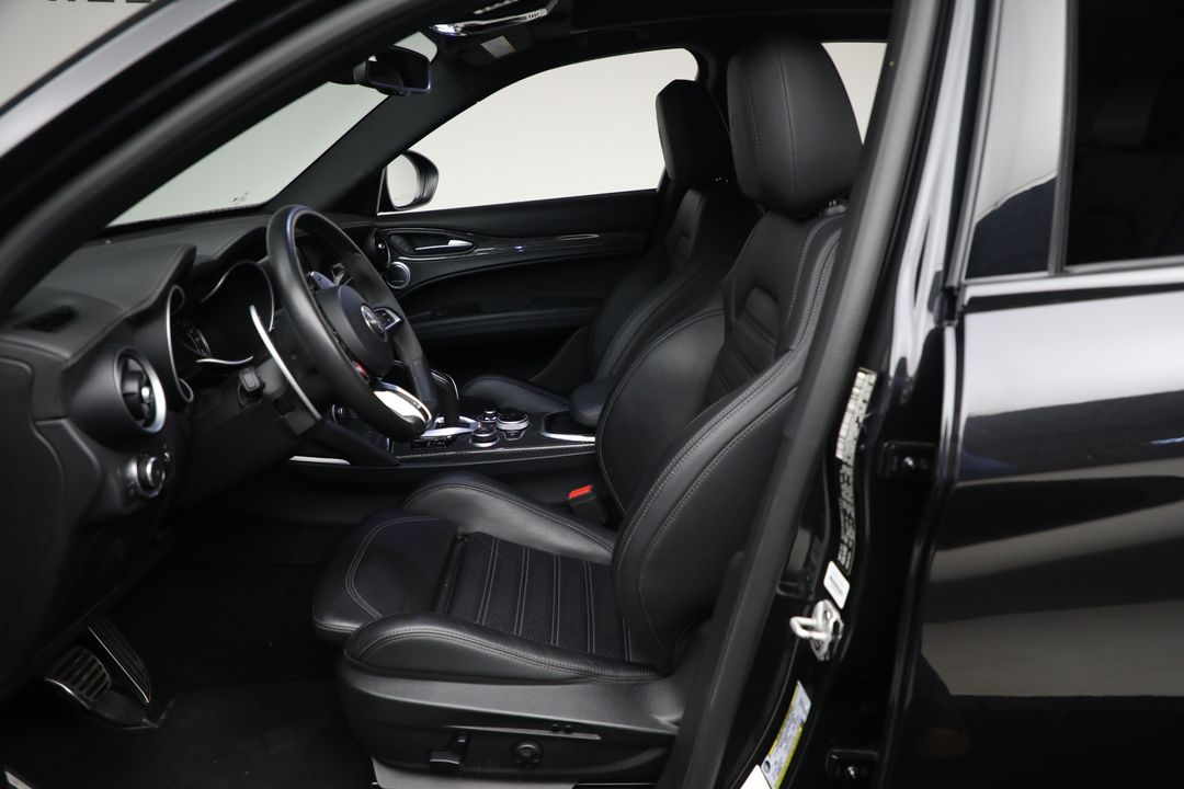 2022 Alfa Romeo Stelvio Quadrifoglio