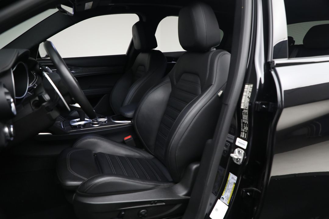 2022 Alfa Romeo Stelvio Quadrifoglio