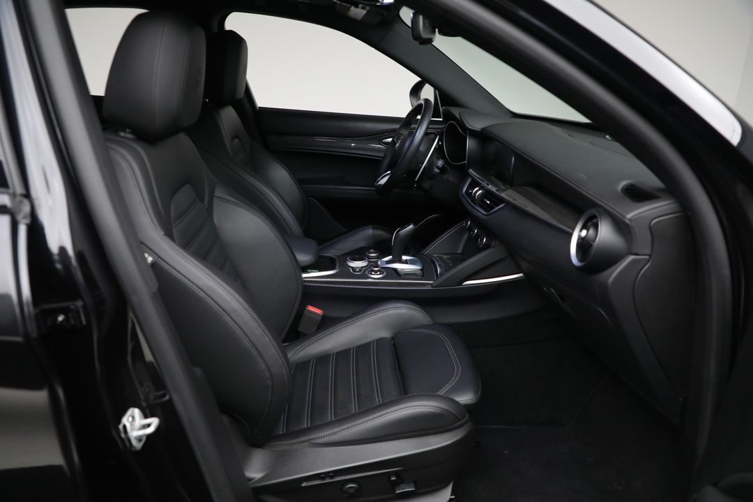 2022 Alfa Romeo Stelvio Quadrifoglio