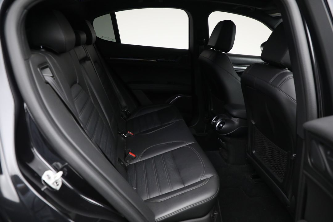 2022 Alfa Romeo Stelvio Quadrifoglio