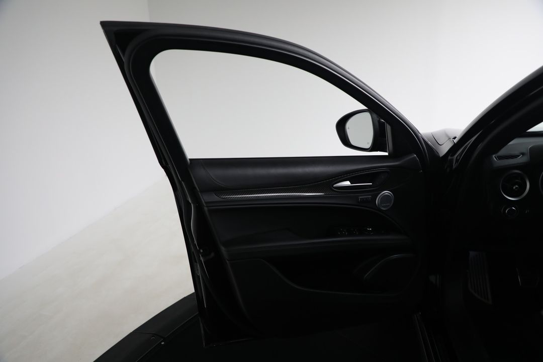 2022 Alfa Romeo Stelvio Quadrifoglio