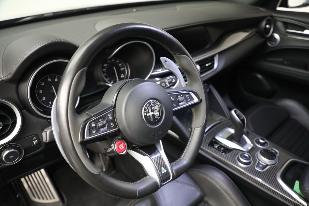 2022 Alfa Romeo Stelvio Quadrifoglio