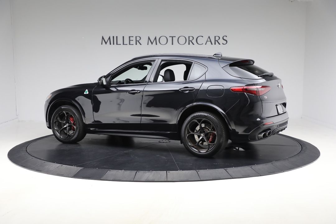 2022 Alfa Romeo Stelvio Quadrifoglio