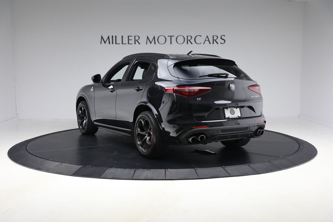 2022 Alfa Romeo Stelvio Quadrifoglio
