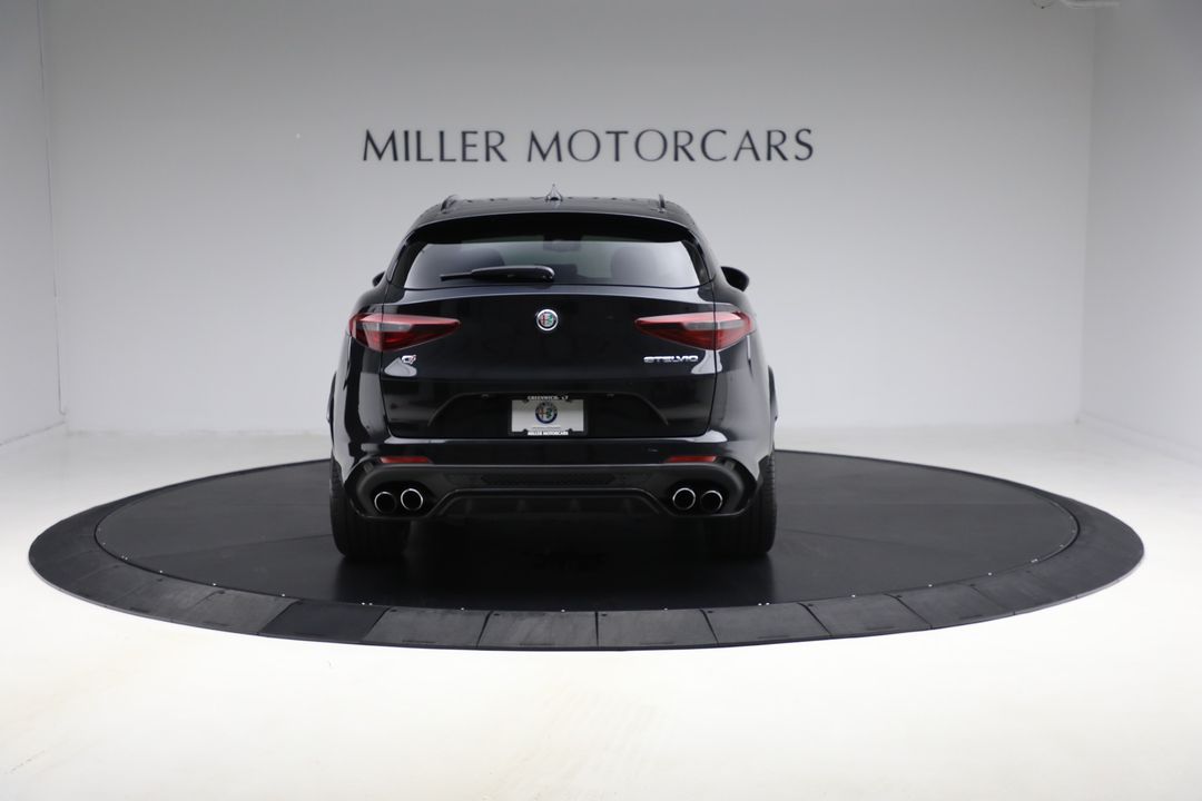 2022 Alfa Romeo Stelvio Quadrifoglio