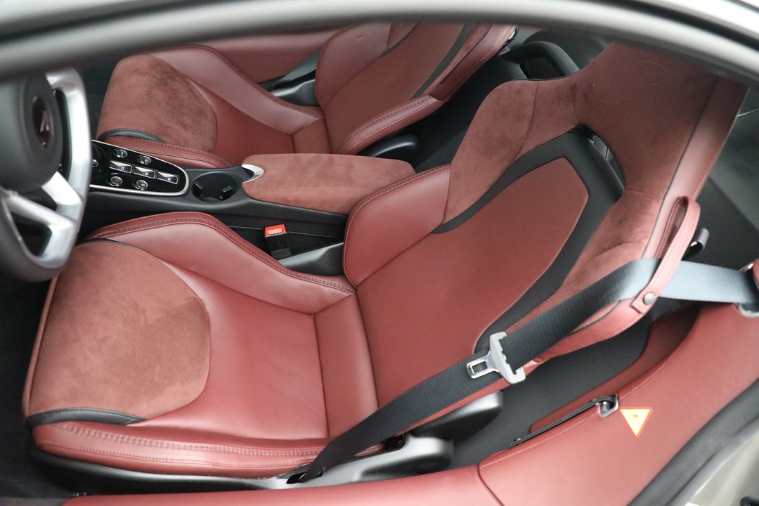 2023 McLaren GT