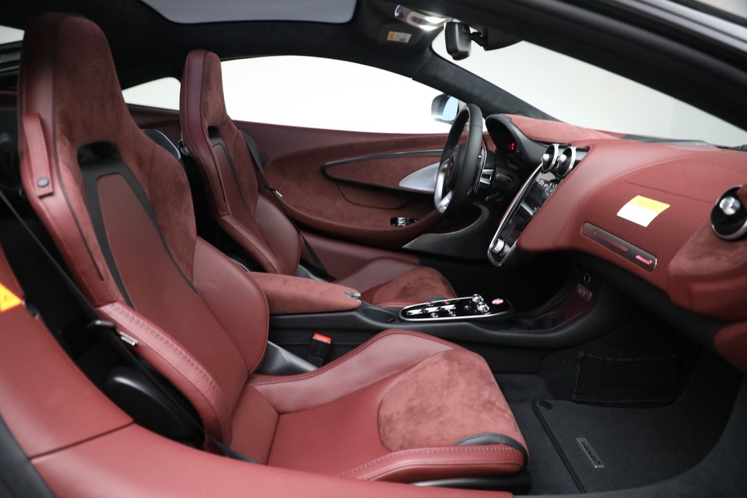 2023 McLaren GT