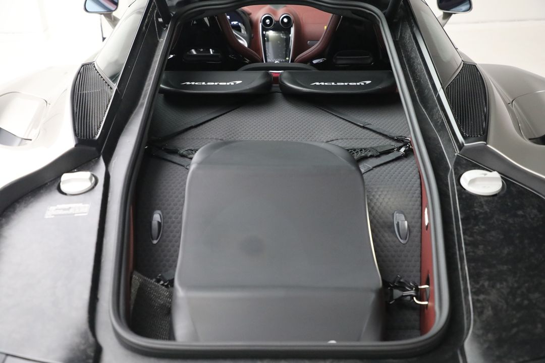 2023 McLaren GT