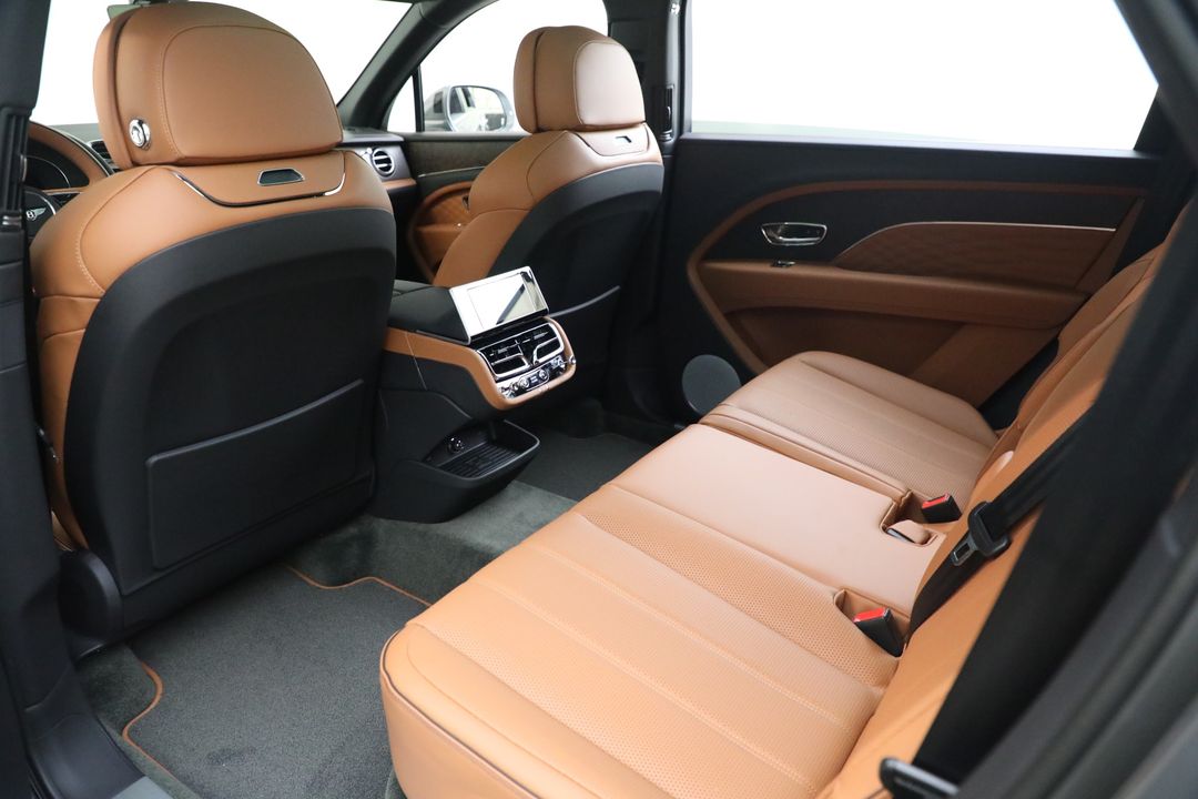 2023 Bentley Bentayga EWB