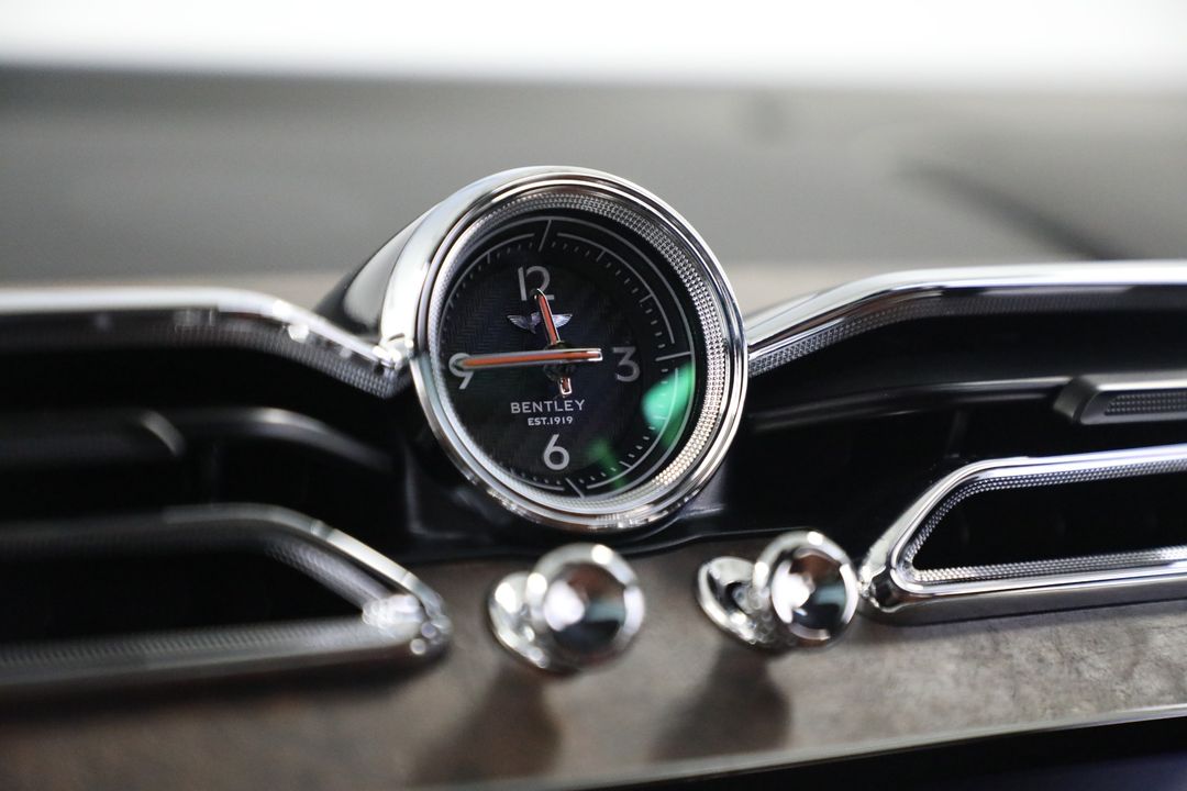 2023 Bentley Bentayga EWB