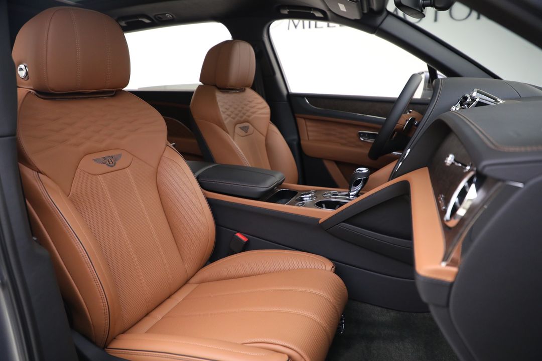 2023 Bentley Bentayga EWB