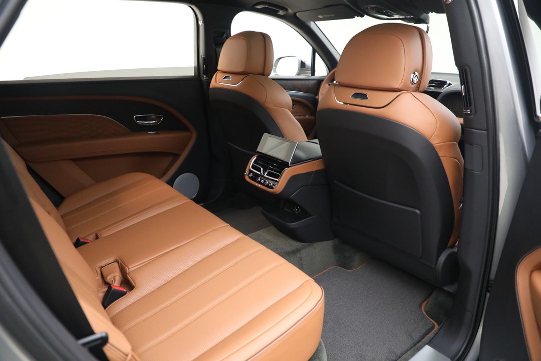 2023 Bentley Bentayga EWB