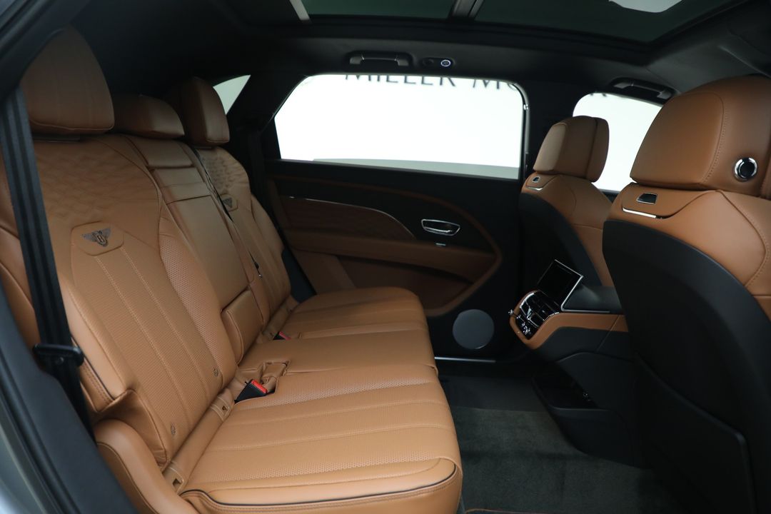 2023 Bentley Bentayga EWB