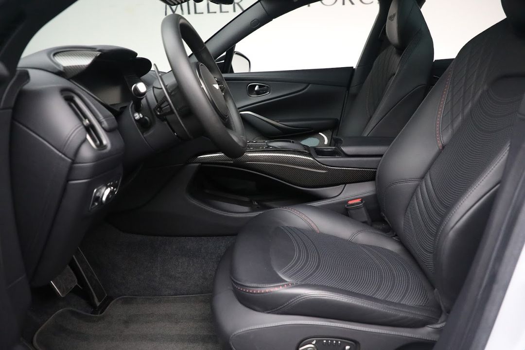 2023 Aston Martin DBX