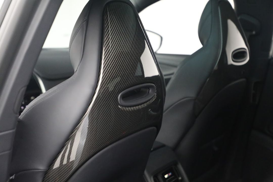 2023 Aston Martin DBX