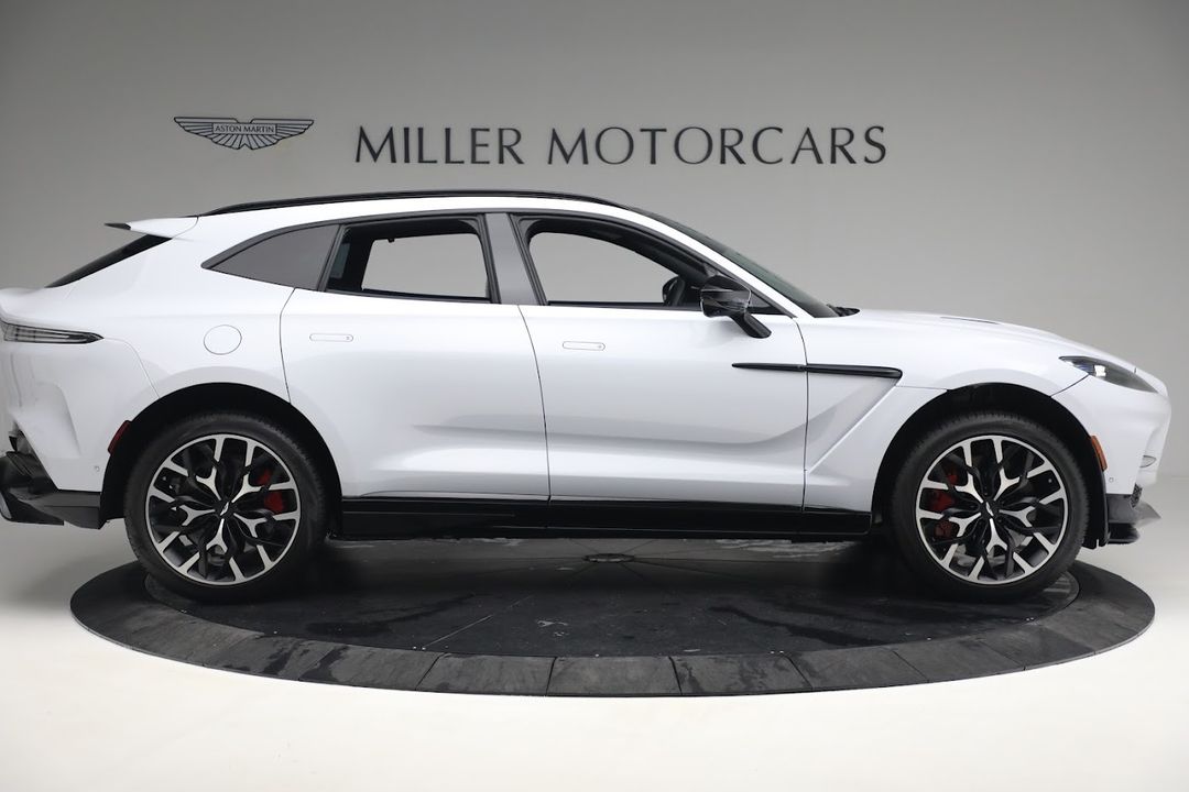 2023 Aston Martin DBX