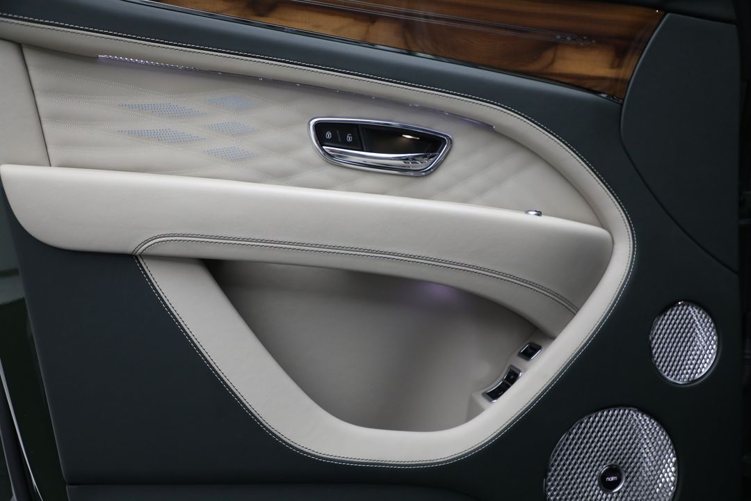 2023 Bentley Bentayga EWB