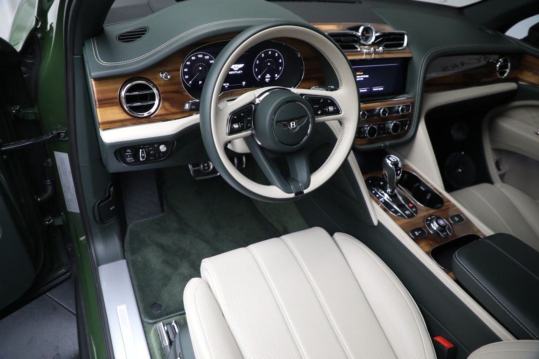 2023 Bentley Bentayga EWB