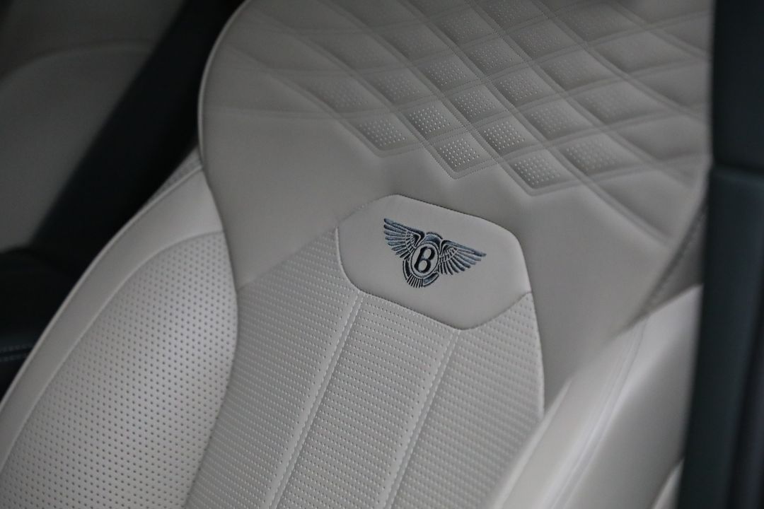 2023 Bentley Bentayga EWB