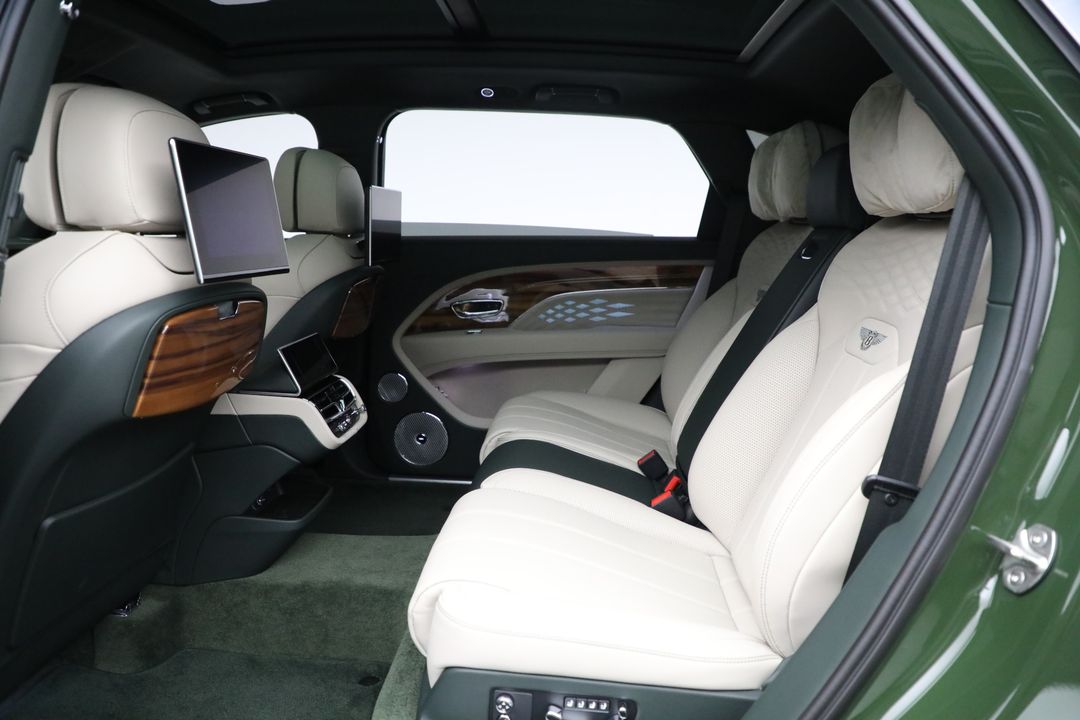 2023 Bentley Bentayga EWB