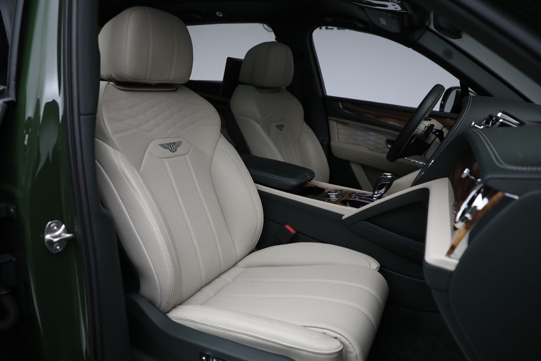 2023 Bentley Bentayga EWB