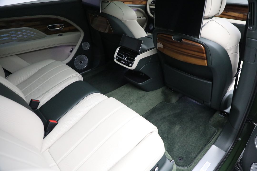 2023 Bentley Bentayga EWB