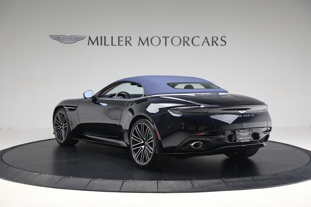 2025 Aston Martin DB12