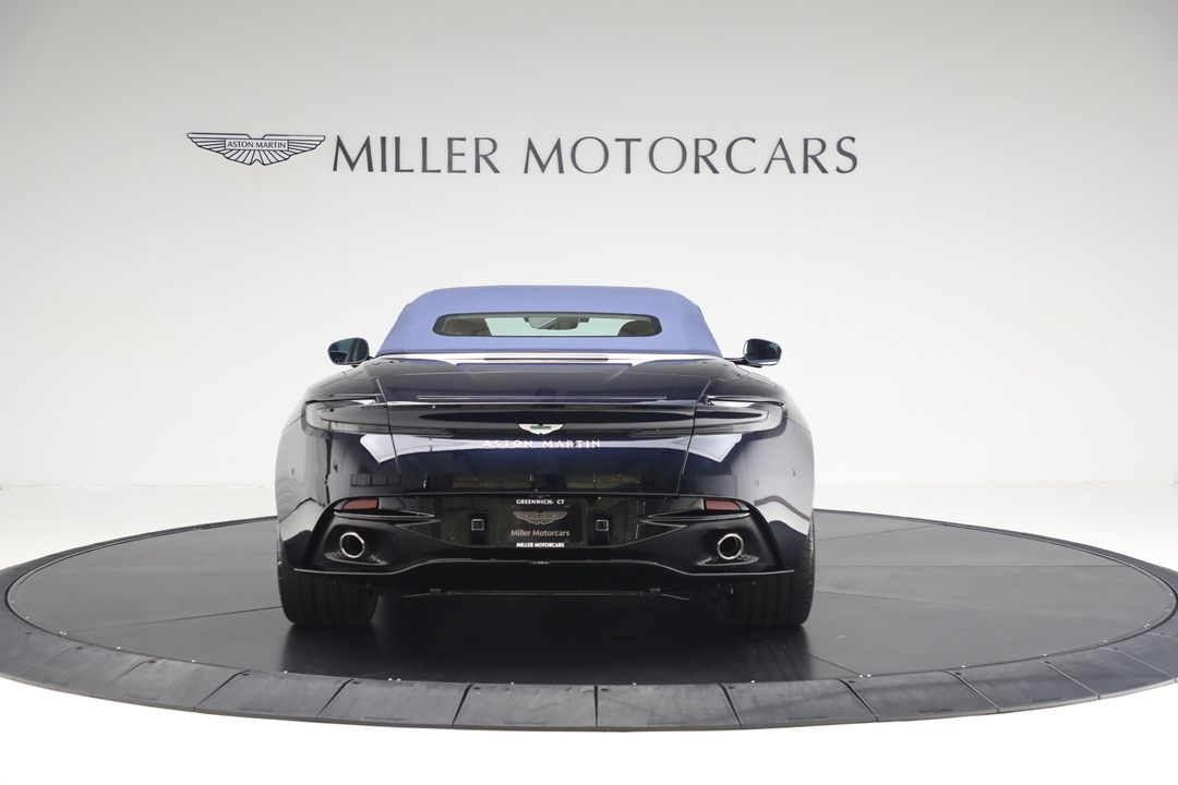 2025 Aston Martin DB12