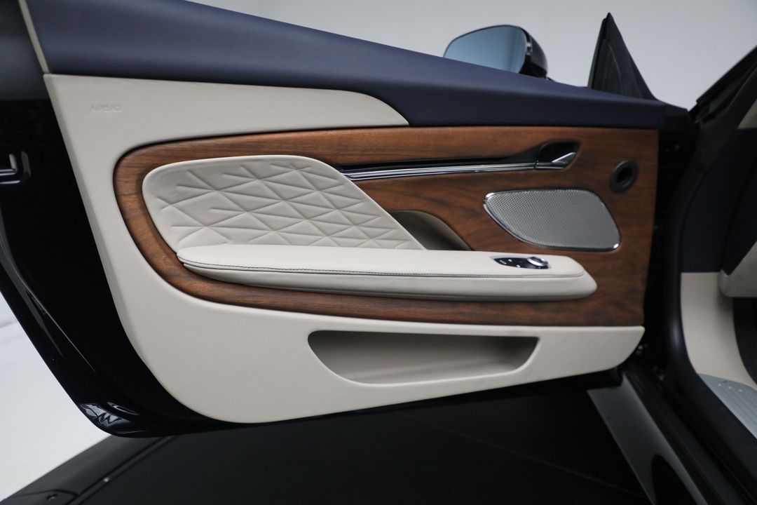 2025 Aston Martin DB12