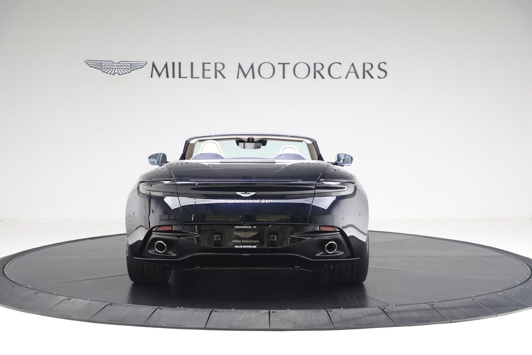 2025 Aston Martin DB12