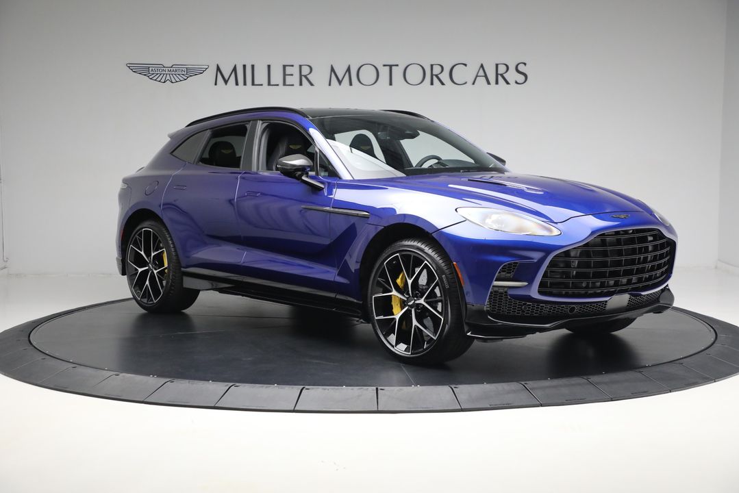 2025 Aston Martin DBX