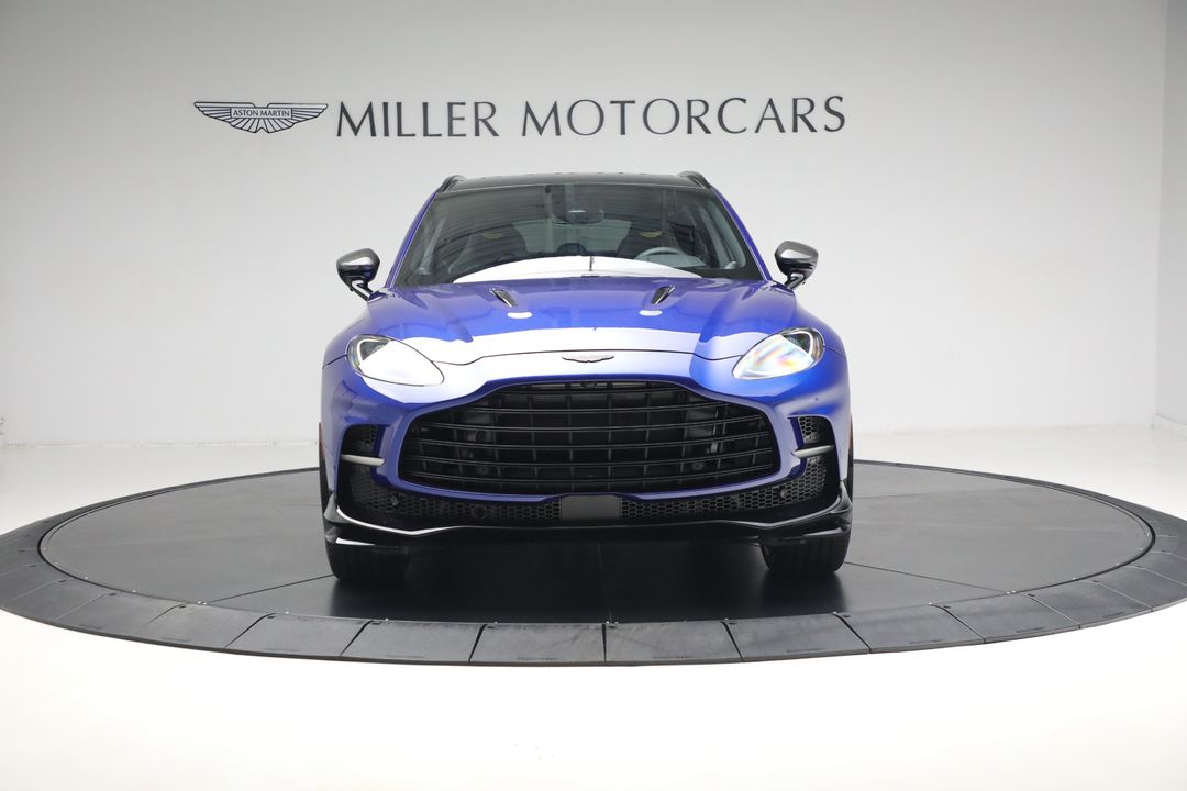 2025 Aston Martin DBX