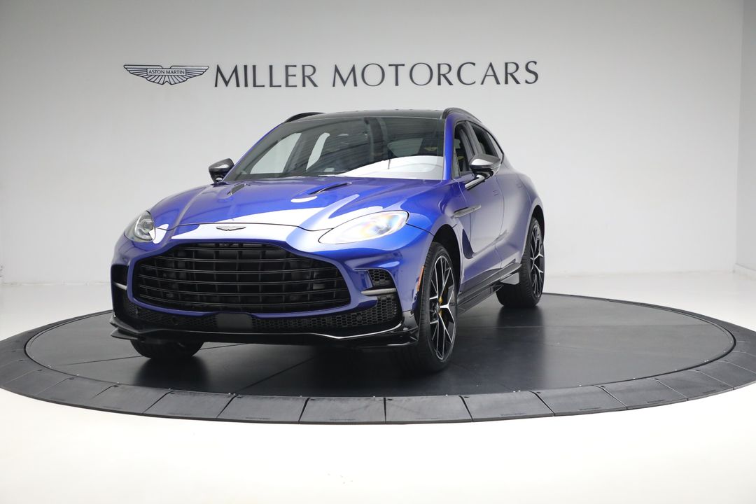 2025 Aston Martin DBX