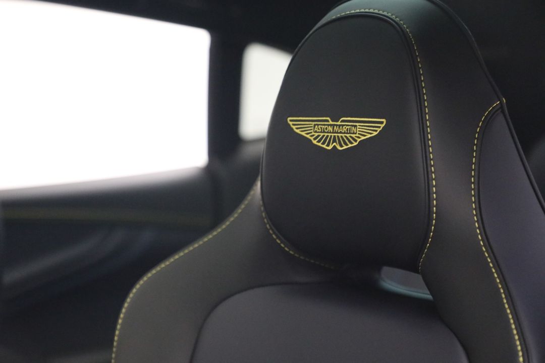 2025 Aston Martin DBX