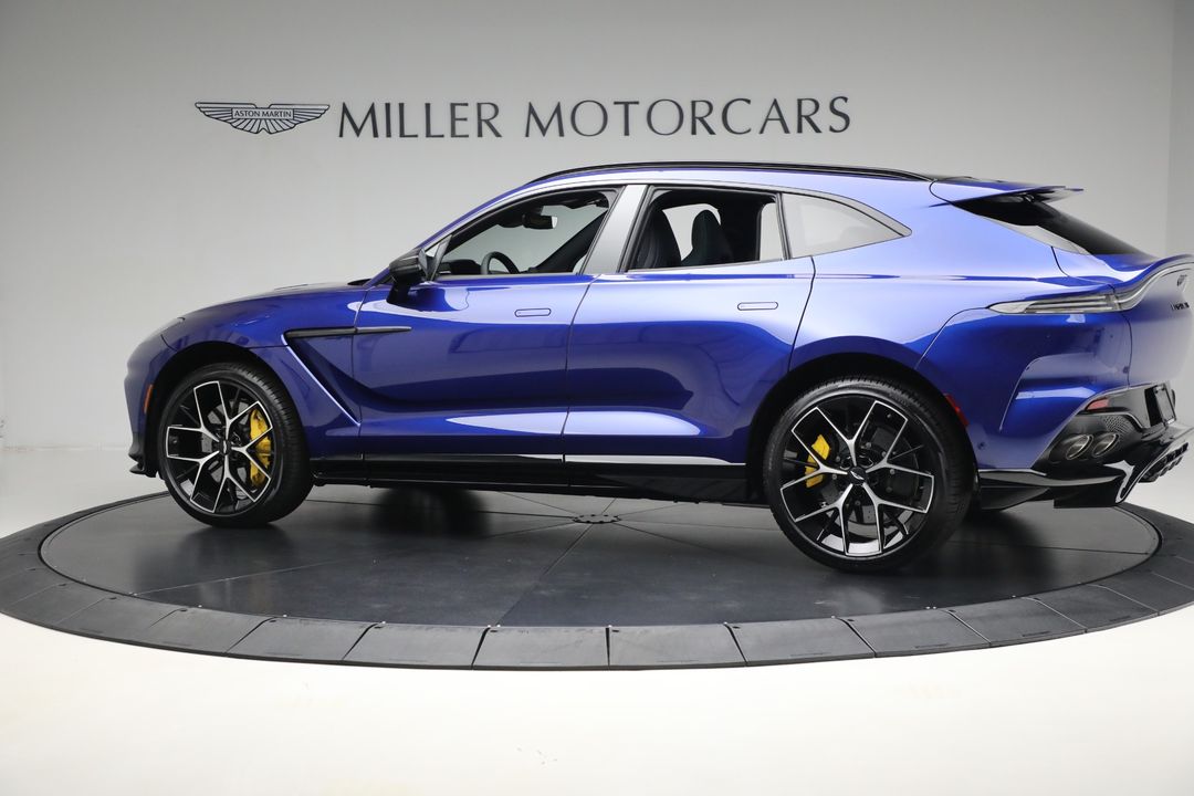 2025 Aston Martin DBX
