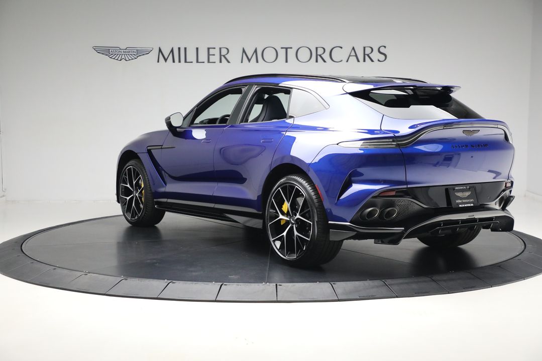 2025 Aston Martin DBX