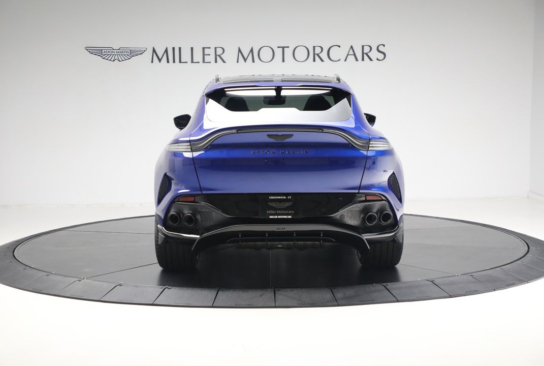 2025 Aston Martin DBX