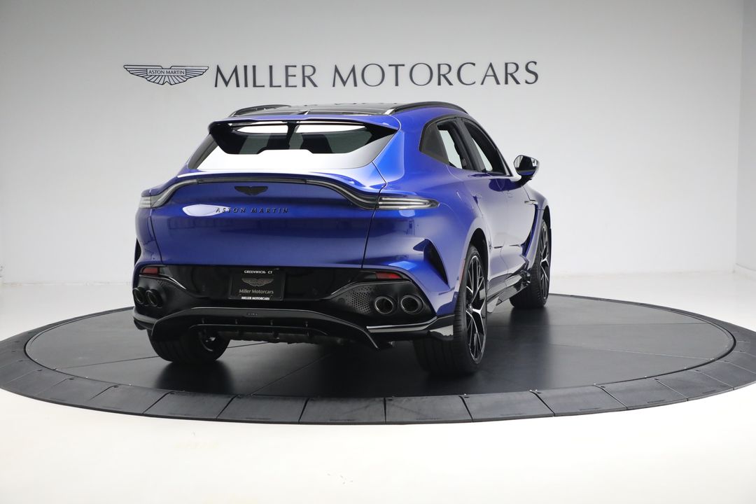 2025 Aston Martin DBX