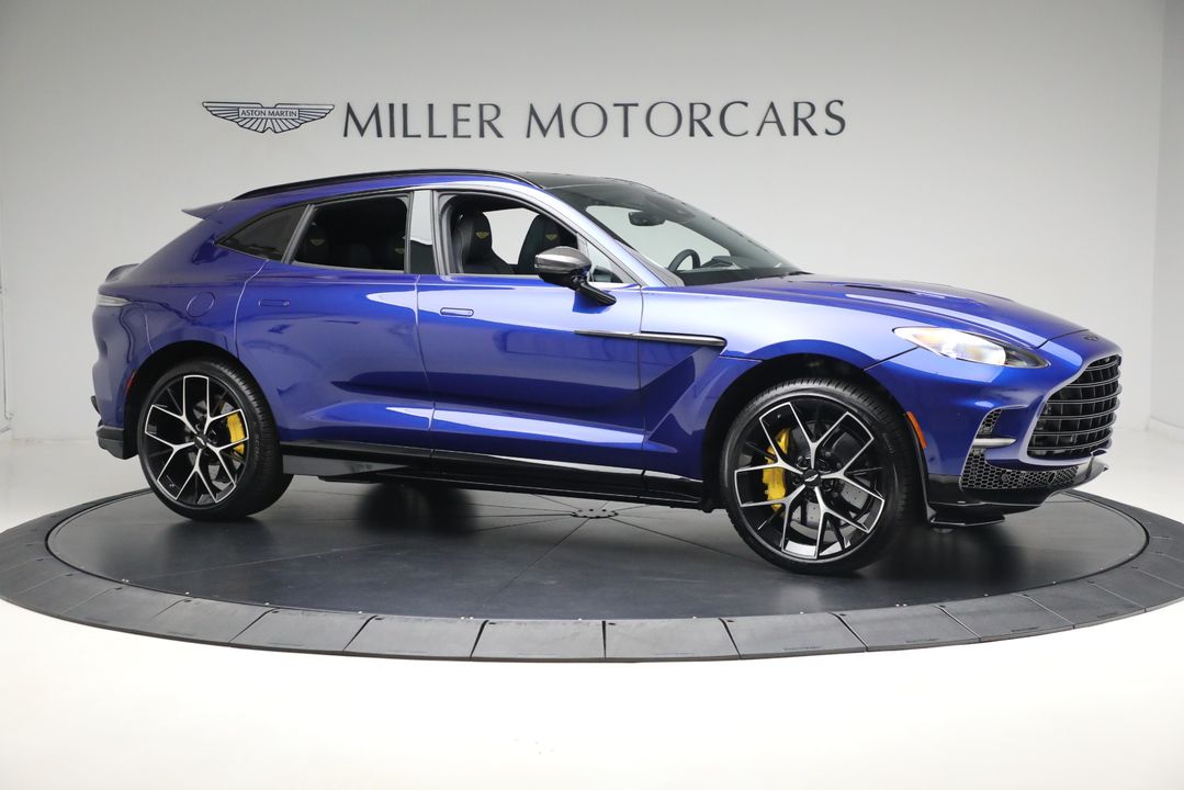 2025 Aston Martin DBX