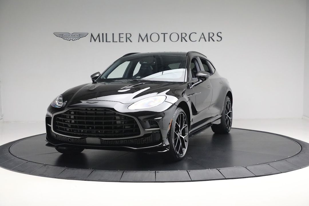 2025 Aston Martin DBX