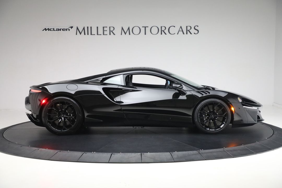 2025 McLaren Artura
