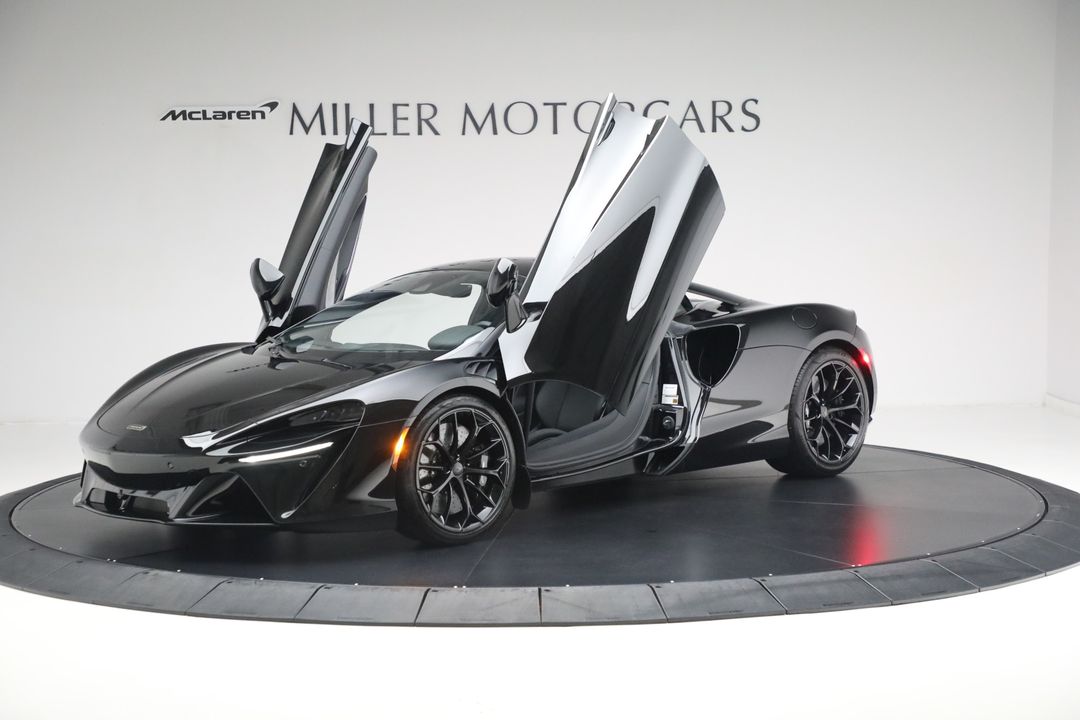 2025 McLaren Artura