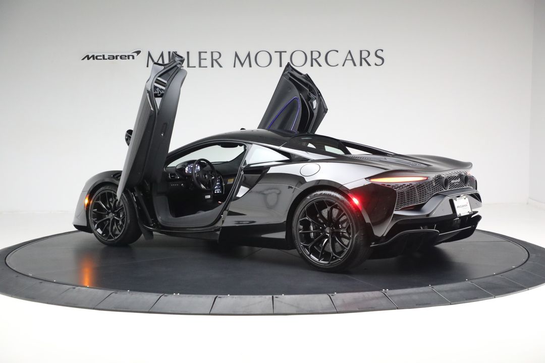 2025 McLaren Artura