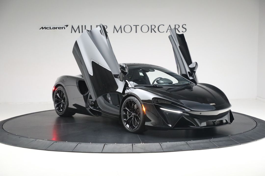 2025 McLaren Artura